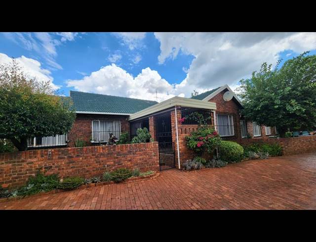 3 BEDROOM TOWNHOUSE FOR SALE IN WONDERBOOM